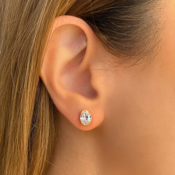 LEXIE 💎 Oval Stud Earrings Stunning! - Picture 3 of 3